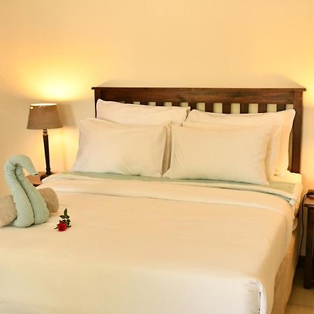 Spacious Self-Catering Apartment At Etuna Gardens. Pretoria-Noord Kültér fotó